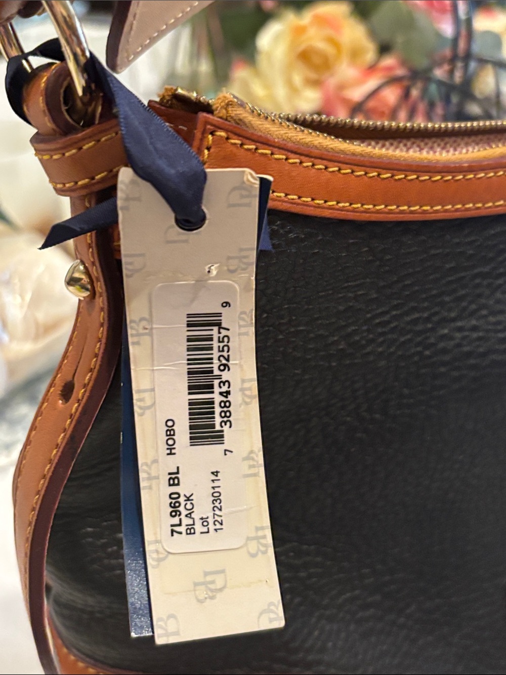Dooney & Bourke Pebble Grain Leather Hobo Shoulder Handbag - Picture 3 of 12